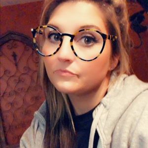 Meet your Posher, Lindsey